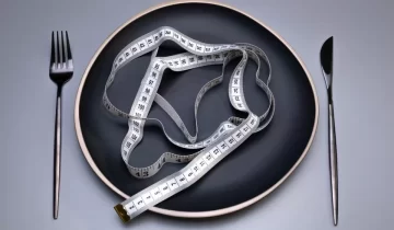 measuring-tape-plate-proper-nutrition-medical-starvation-diet-weight-loss-concept-960x640