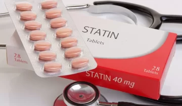 A,Generic,Pack,Of,Statins,With,A,Stethoscope.,A,Controversial